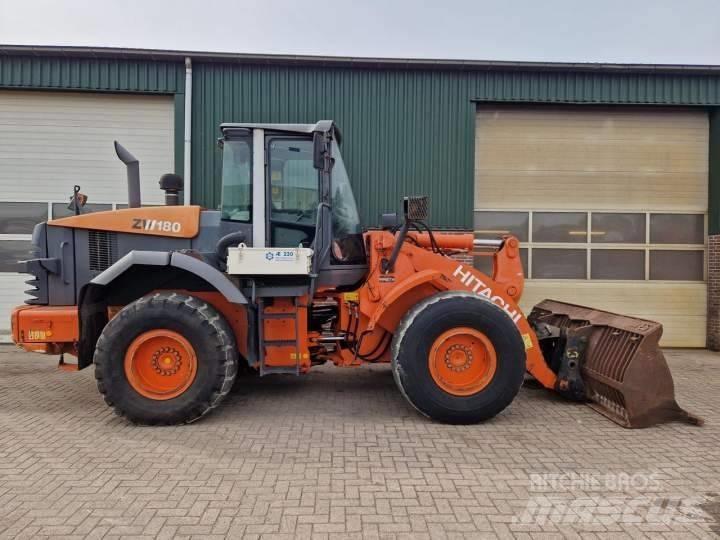 Hitachi ZW 180 Pás carregadoras de rodas
