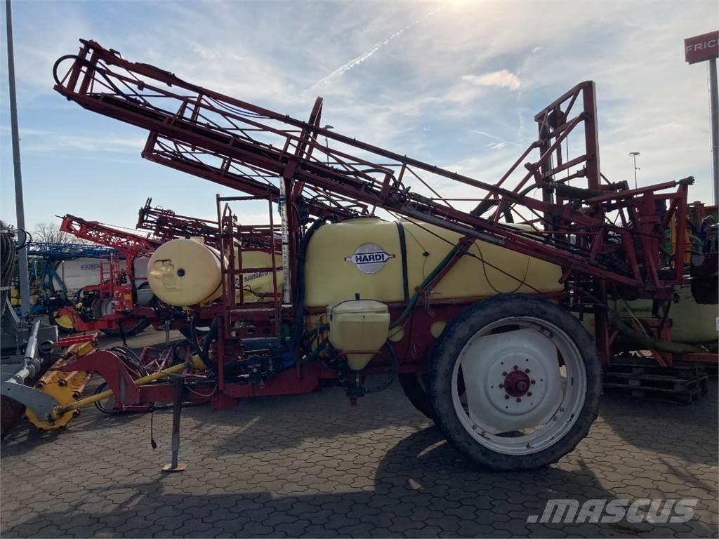 Hardi TZY 2400 Pulverizadores rebocados