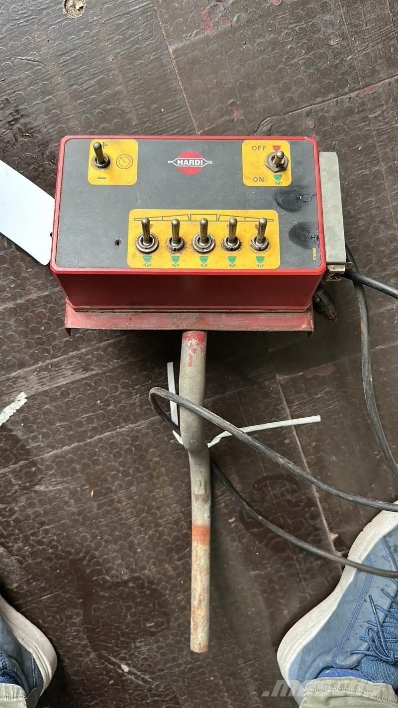Hardi TZY 2400 Pulverizadores rebocados