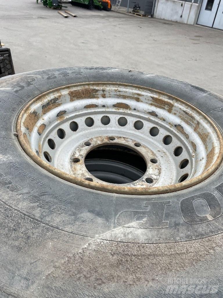 JCB 409 Pneus, Rodas e Jantes