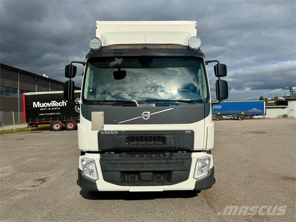 Volvo FE320 4x2 Camiões de caixa fechada