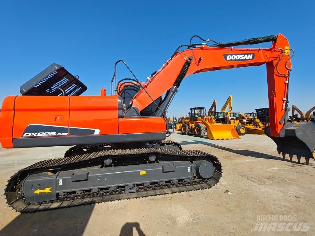Doosan DX 225 LC Escavadoras de rastos