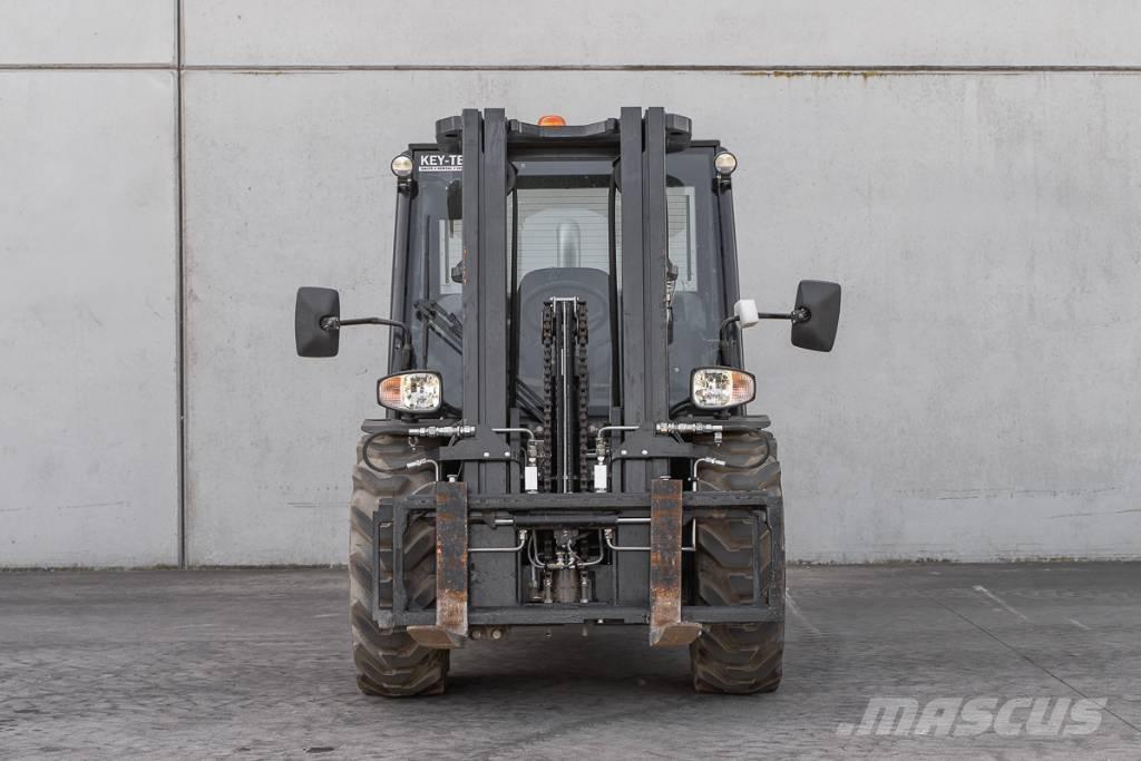 Manitou MC 25-4 Empilhadores Diesel