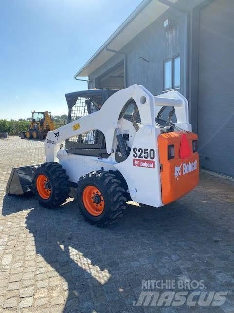 Bobcat S 250 Carregadoras de direcção deslizante