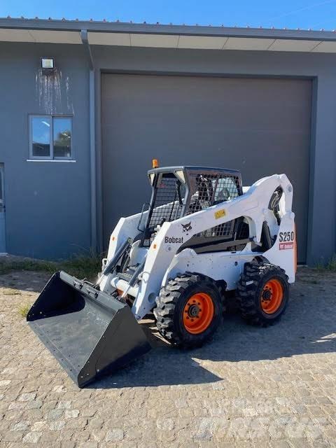 Bobcat S 250 Carregadoras de direcção deslizante