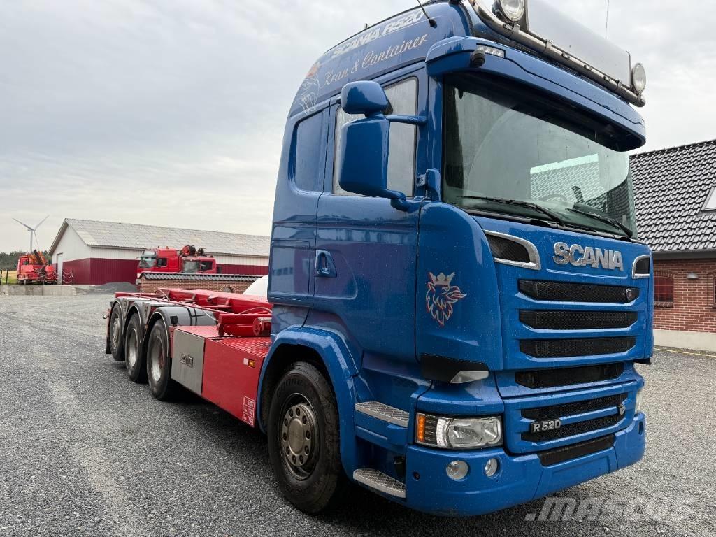 Scania R520 8x4 Camiões caixa desmontável com elevador de cabo