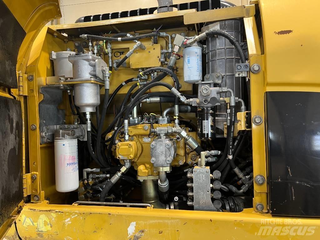 CAT 323 D L Escavadoras de rastos