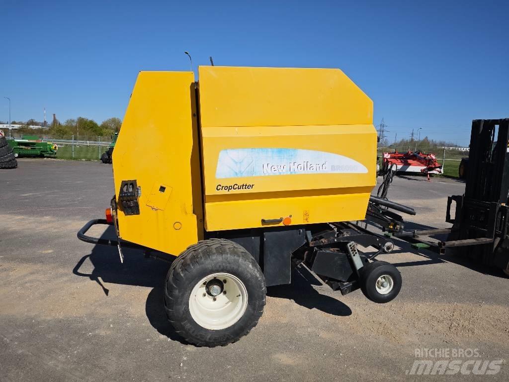 New Holland BR 6090 Enfardadeira de rolos