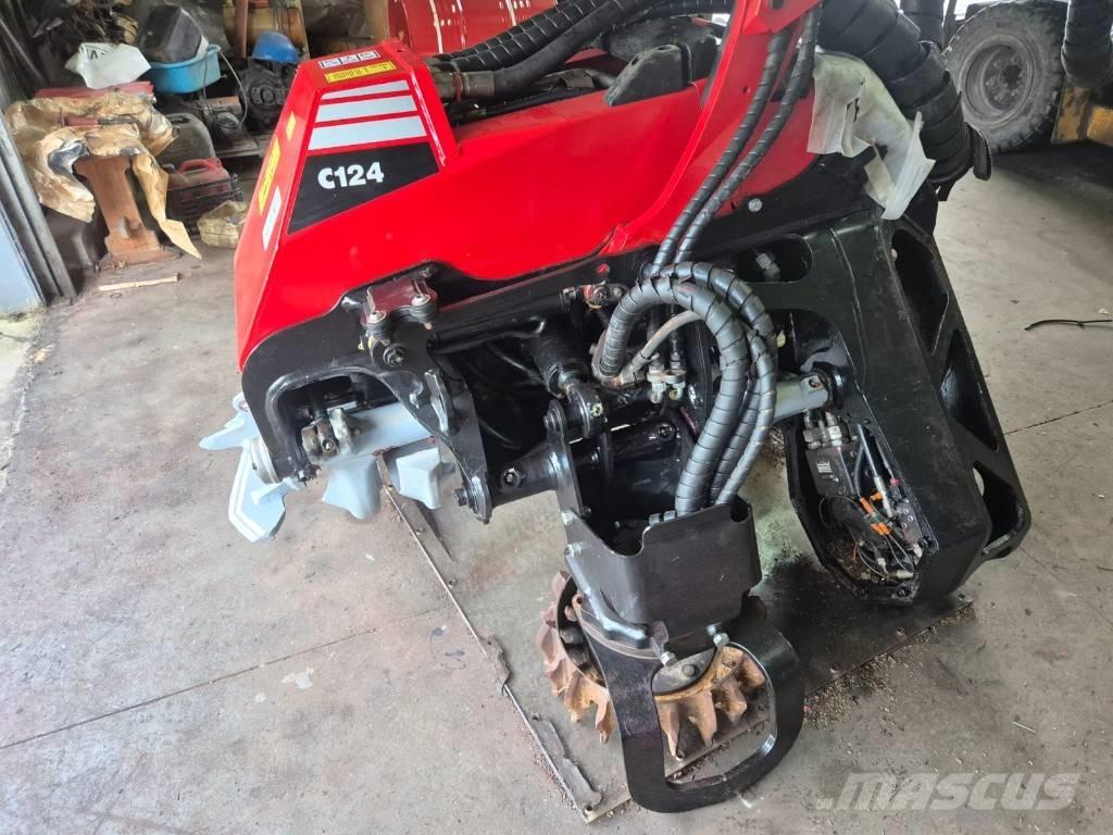 Komatsu C 124 Cabeças de ceifeiras