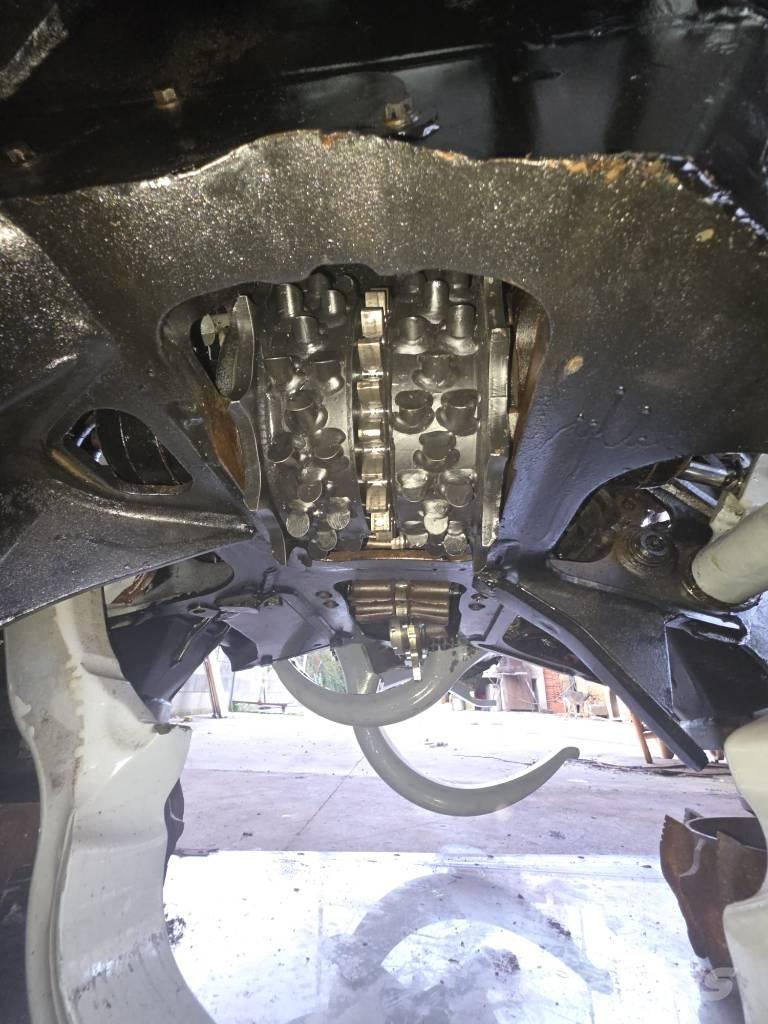 Komatsu C 124 Cabeças de ceifeiras