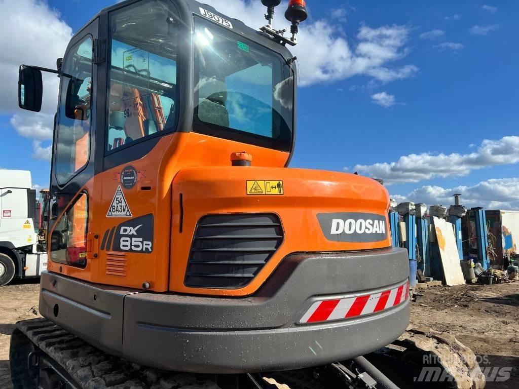 Doosan DX 85 R Escavadoras Midi 7t - 12t