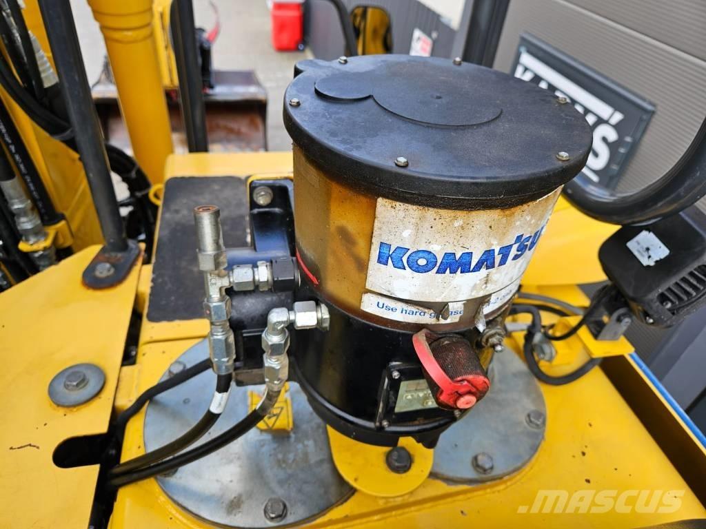 Komatsu PW 148-8 Escavadoras de rodas