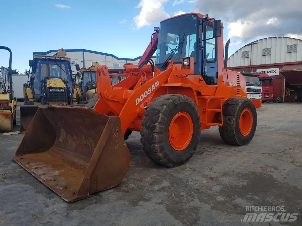 Doosan 160 v Carregadoras frontais e escavadoras