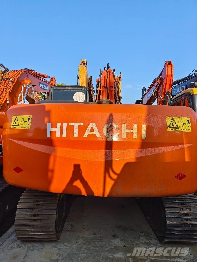Hitachi ZX 210 Escavadoras de rastos
