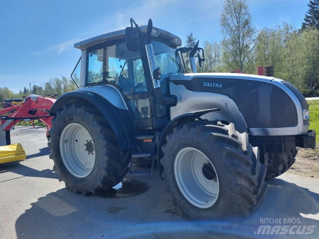 Valtra M 120 E Tratores Agrícolas usados