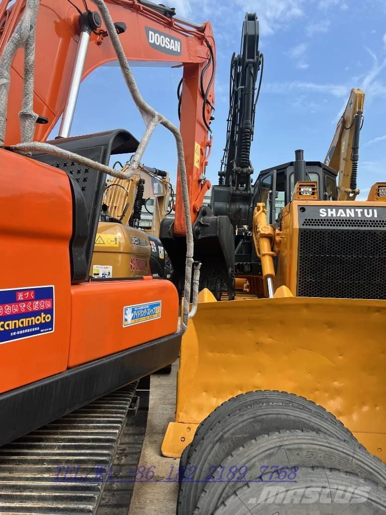 Doosan DX140 Escavadoras de rastos
