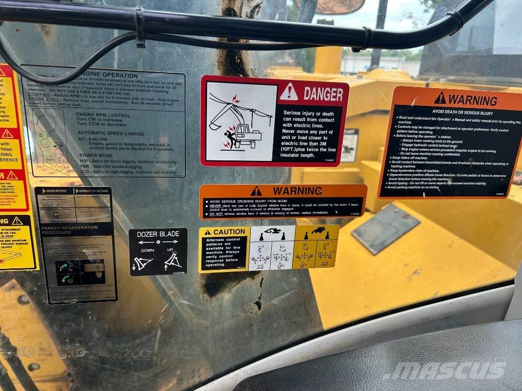 DEERE 135G Escavadoras de rastos