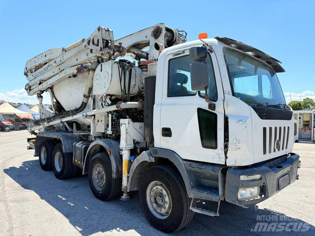 Astra Betonpompa Camiões de betão