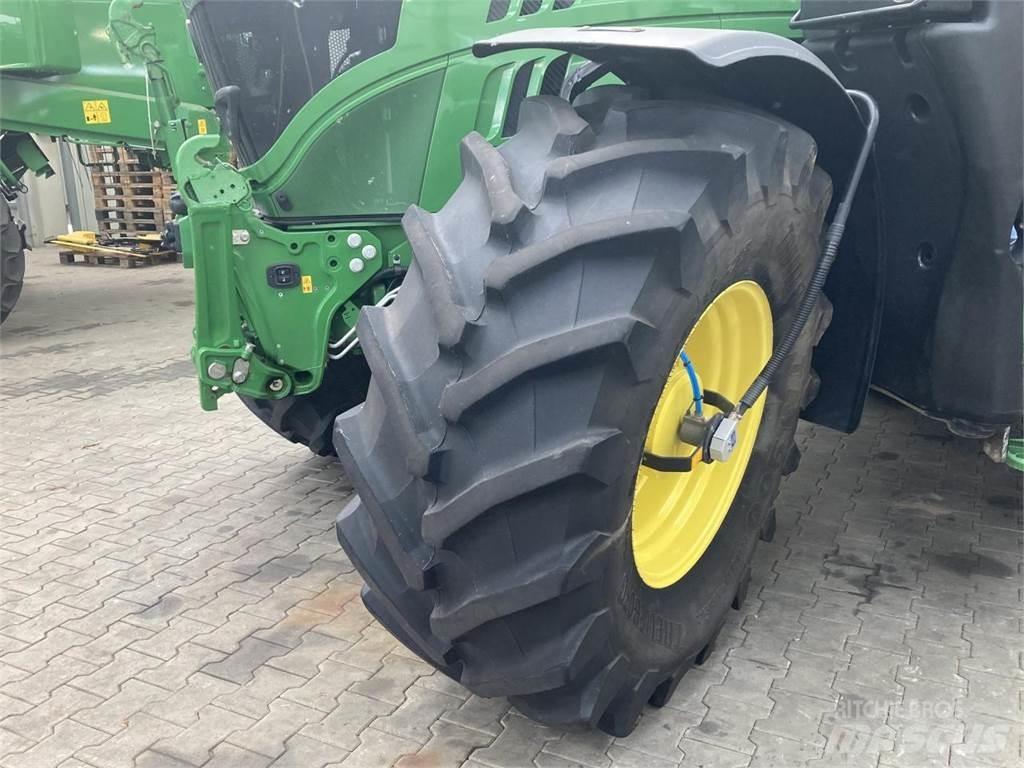 John Deere 6215R Tratores Agrícolas usados