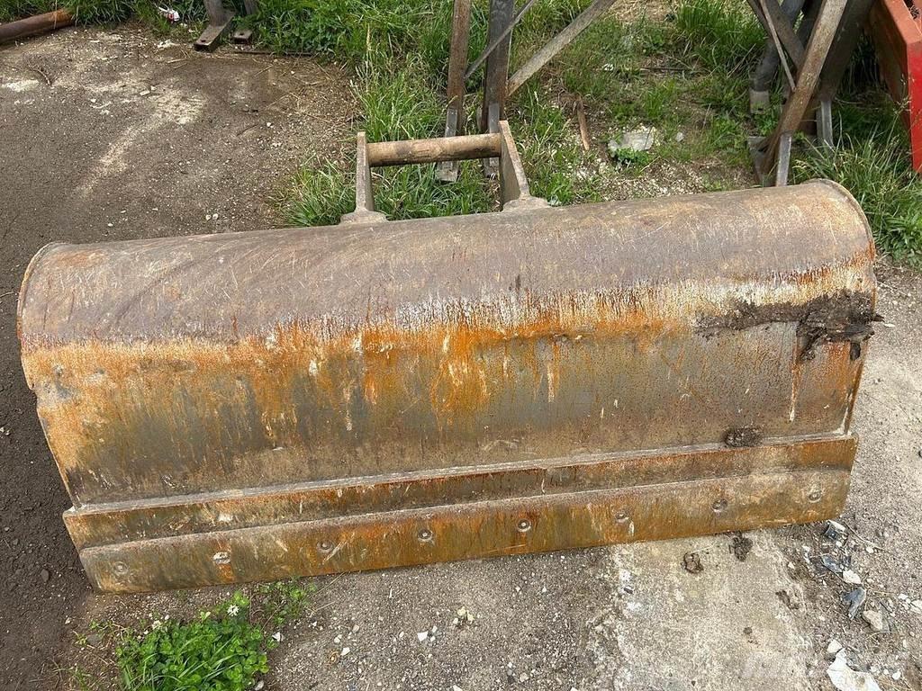 Mecalac 15MWR Baldes