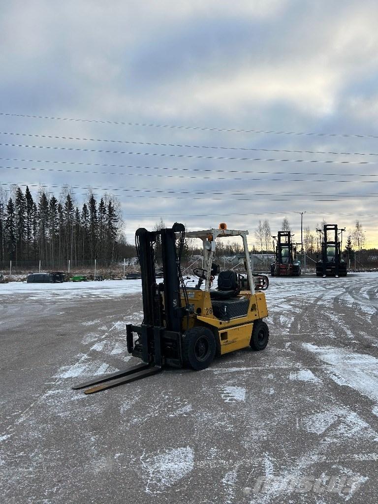 TCM FG 25 N2 Empilhadores a gás