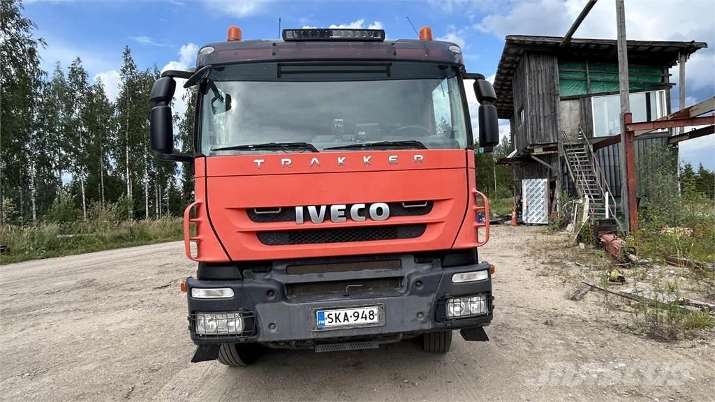 Iveco Trakker Camiões estrado/caixa aberta