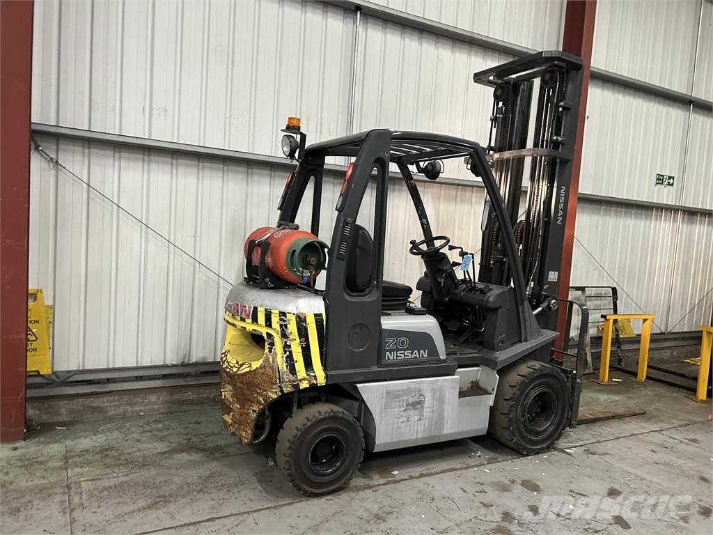 Nissan U1D2A20LQ Empilhadores a gás