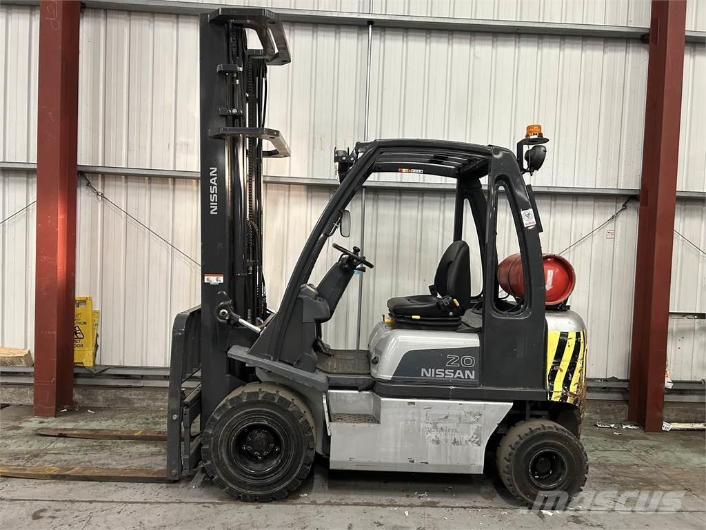 Nissan U1D2A20LQ Empilhadores a gás