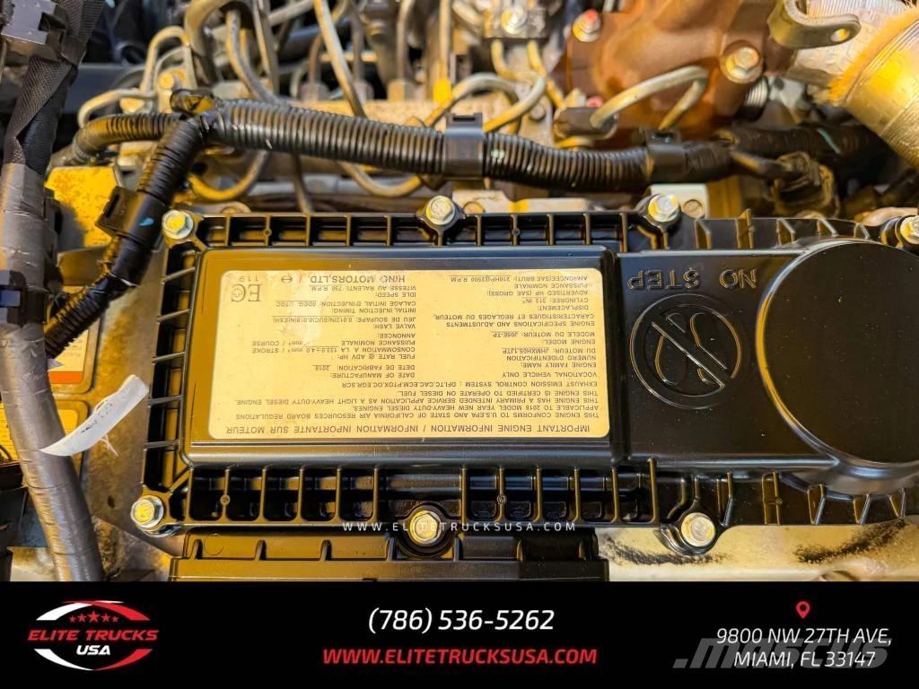 Hino 155 Camiões de caixa fechada