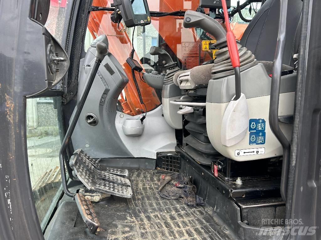 Hitachi ZX225USLC-5 Escavadoras de rastos