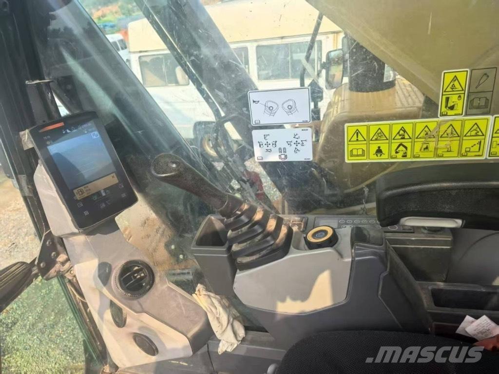 CAT 352 Escavadoras de rastos