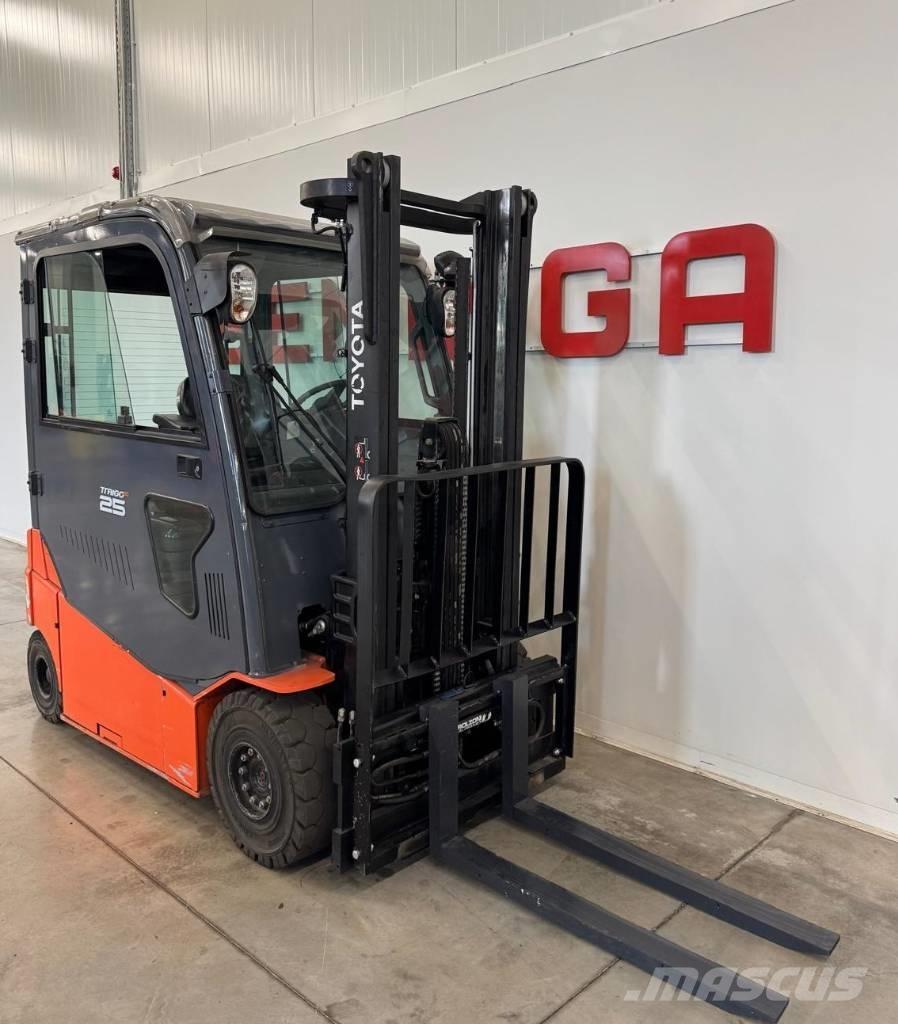 Toyota 10939 - 8FBMT25 Empilhadores eléctricos