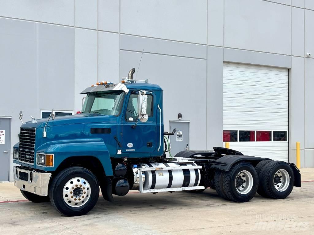 Mack Pinnacle Tractores (camiões)