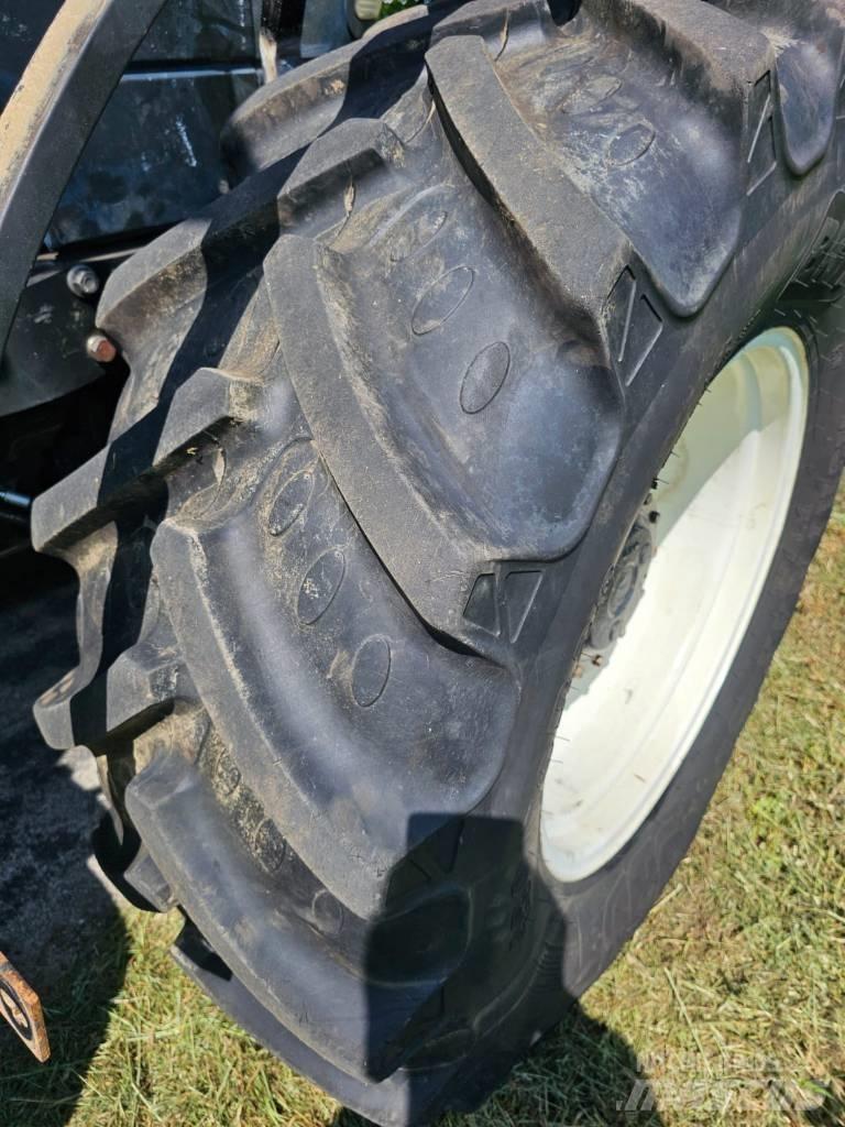 New Holland TM 140 Tratores Agrícolas usados