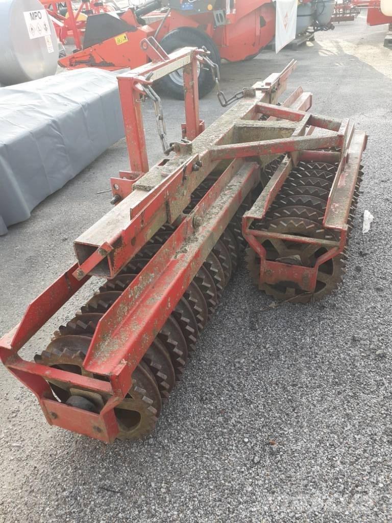 Potila NJ375 Rolos agrícolas