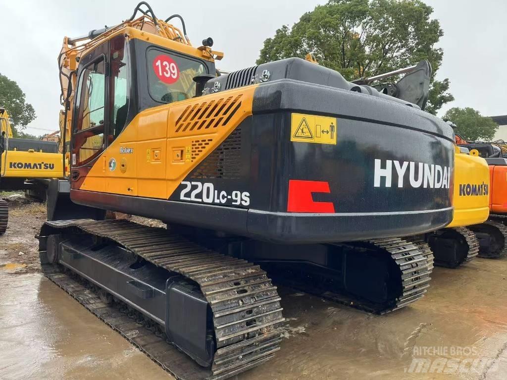 Hyundai R220LC-9S Escavadoras de rodas