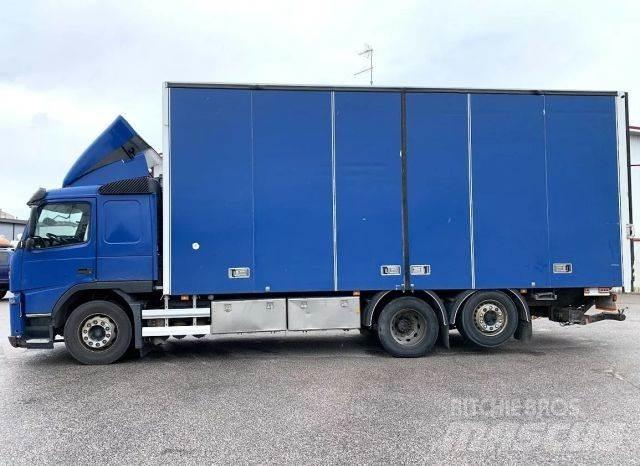 Volvo FM330 6x2 Camiões de caixa fechada