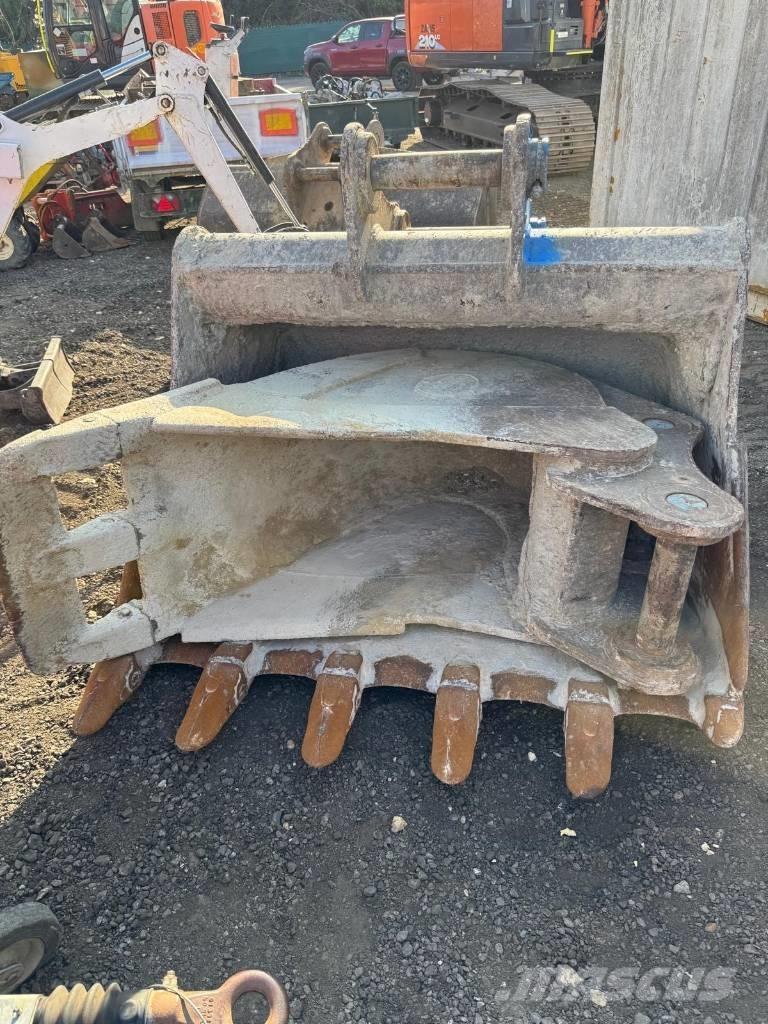 Hitachi ZX 210 LC-6 Escavadoras de rastos