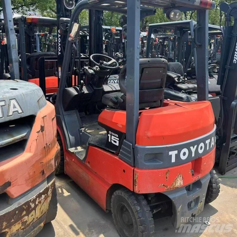 Toyota 15 Empilhadores eléctricos