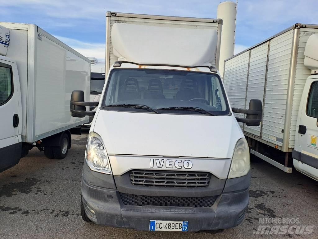 Iveco DAILY 60C17 Camiões de caixa fechada