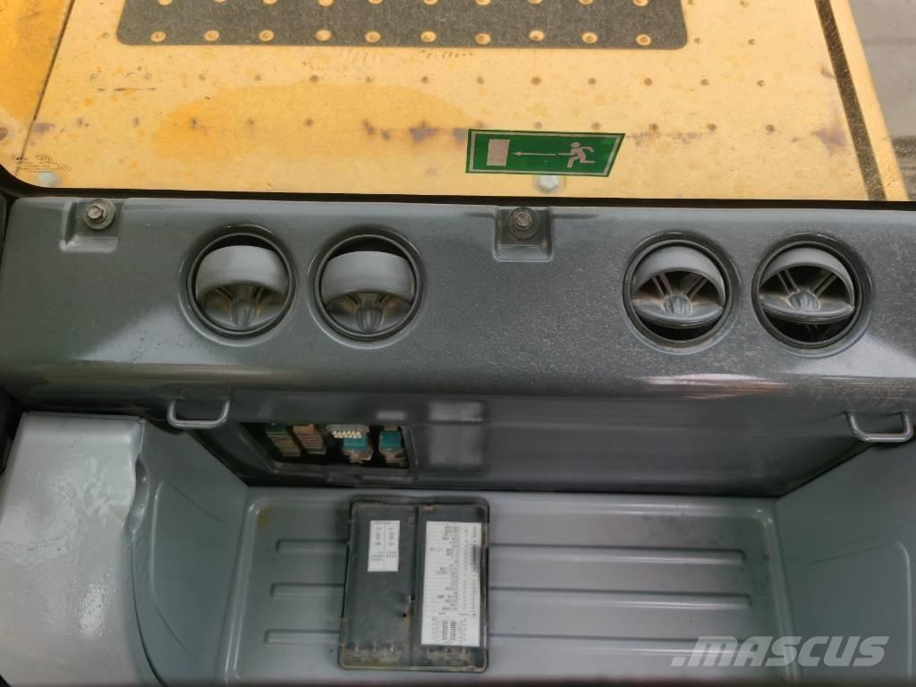 Komatsu PC 220-8 Escavadoras de rastos