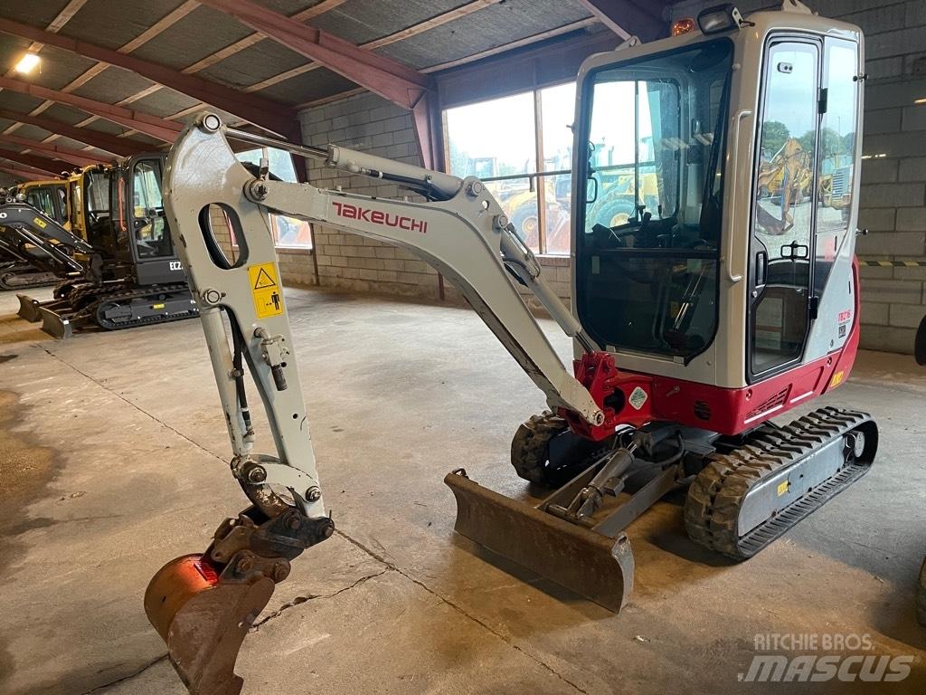 Takeuchi TB216 Mini Escavadoras <7t