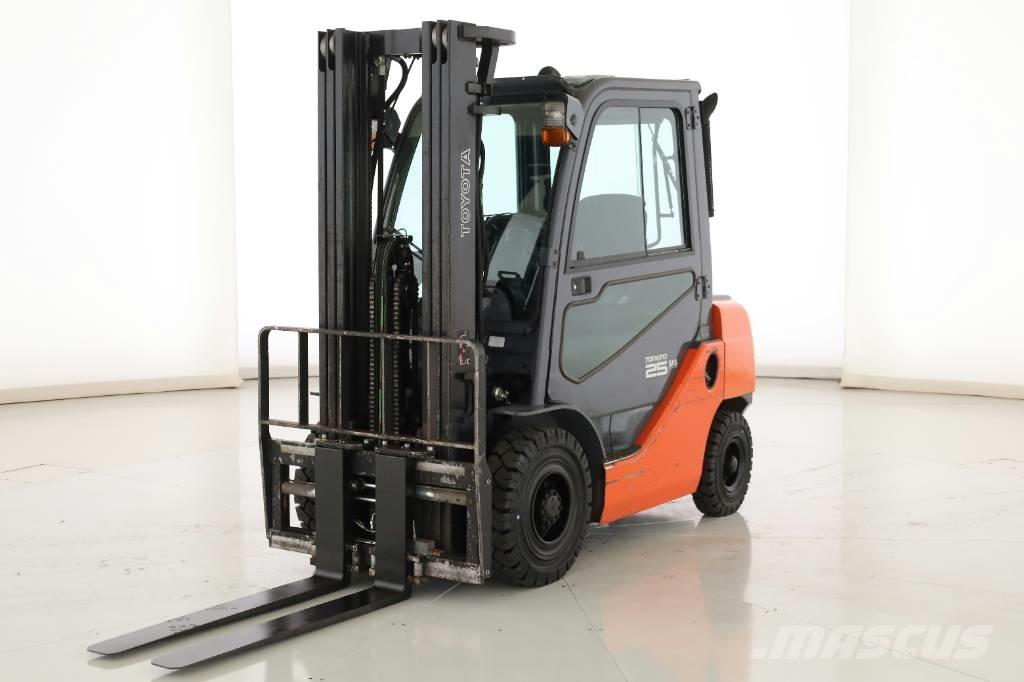 Toyota 02-8 FDF 25 Empilhadores Diesel