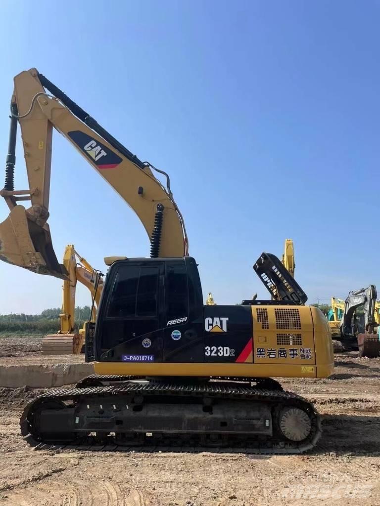 CAT 323 D Escavadoras de rastos