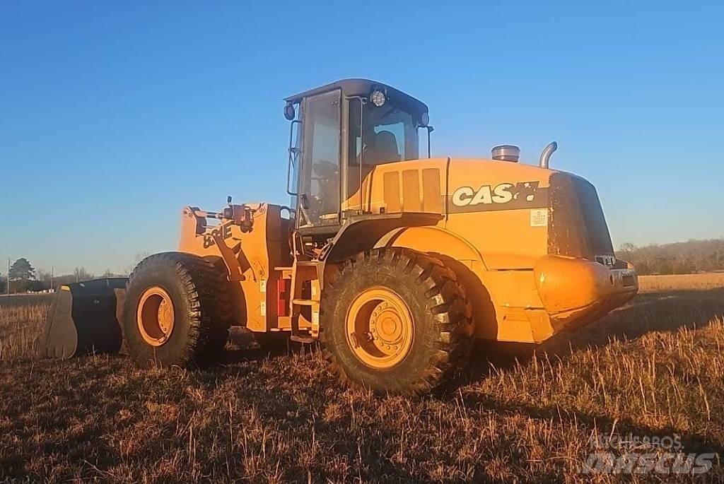 CASE 821 E Pás carregadoras de rodas