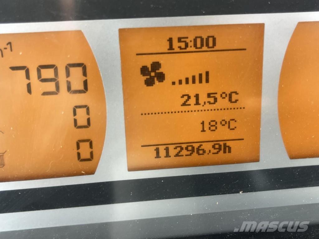 Fendt 828 VARIO Tratores Agrícolas usados