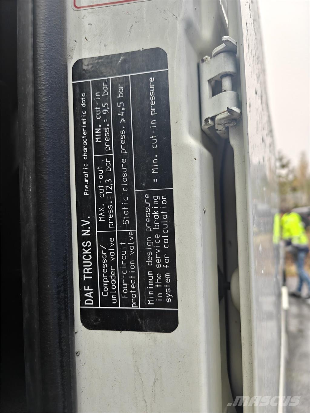 DAF XF 460 FAK Camiões de chassis e cabine