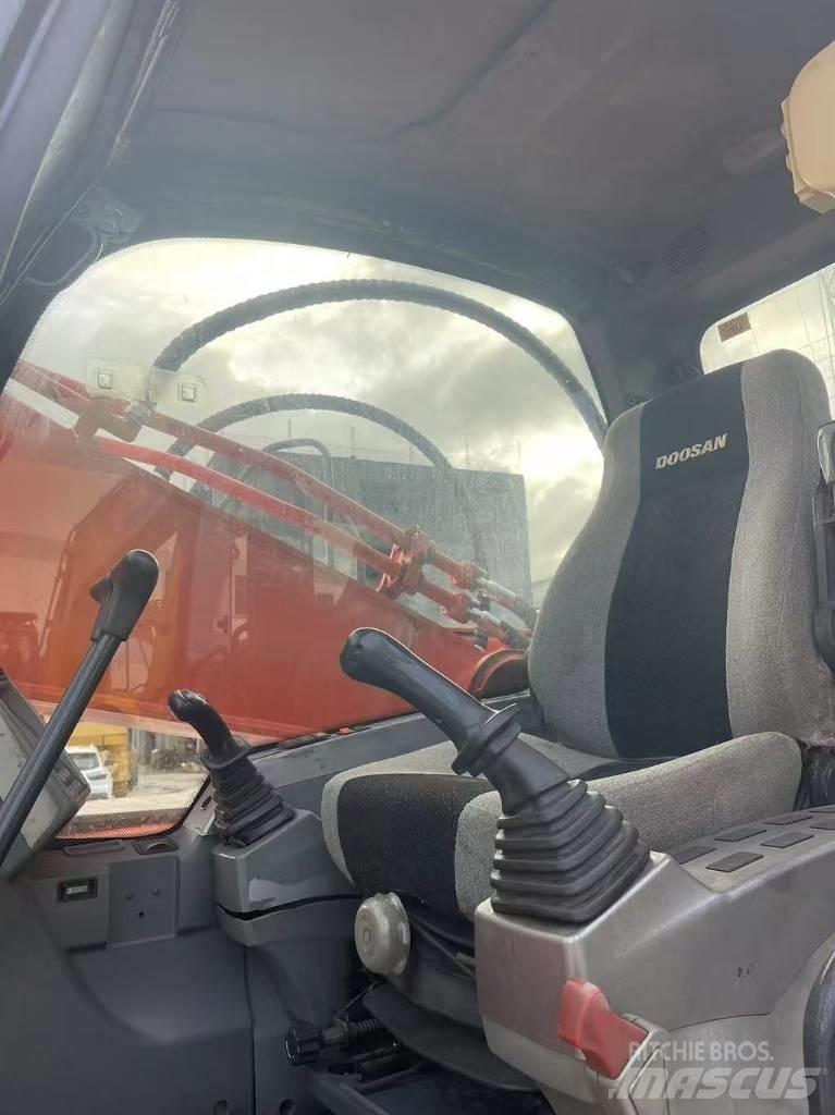 Doosan DX300LC-9C Escavadoras de rastos
