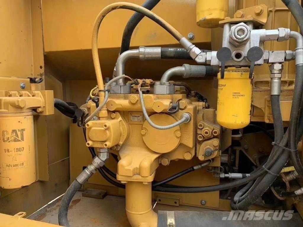 CAT 323D Escavadoras de rastos