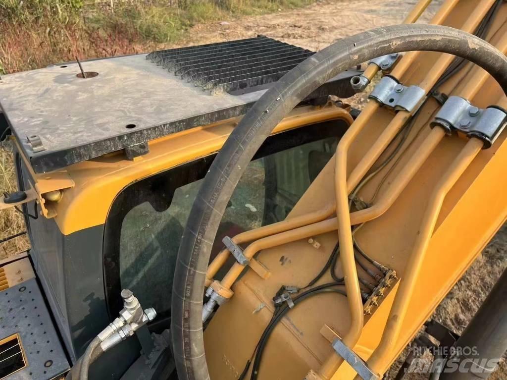 Hyundai Robex 520 VS Escavadoras de rastos